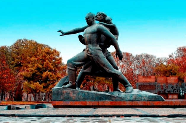 Монумент «Мужество» в Ташкенте