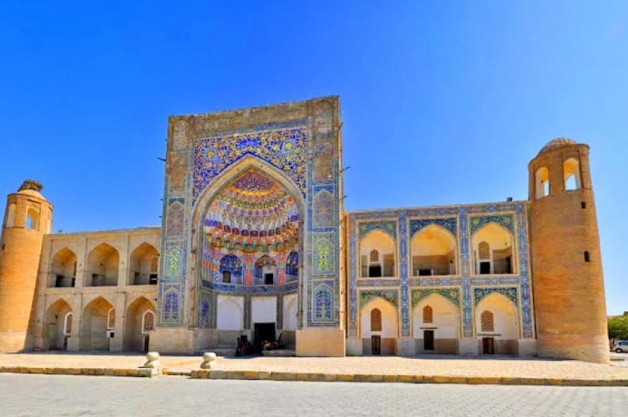 Abdulaziz Khan Madrasa, Buchara